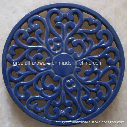 Convenient Trivet for Hotel Dining Table